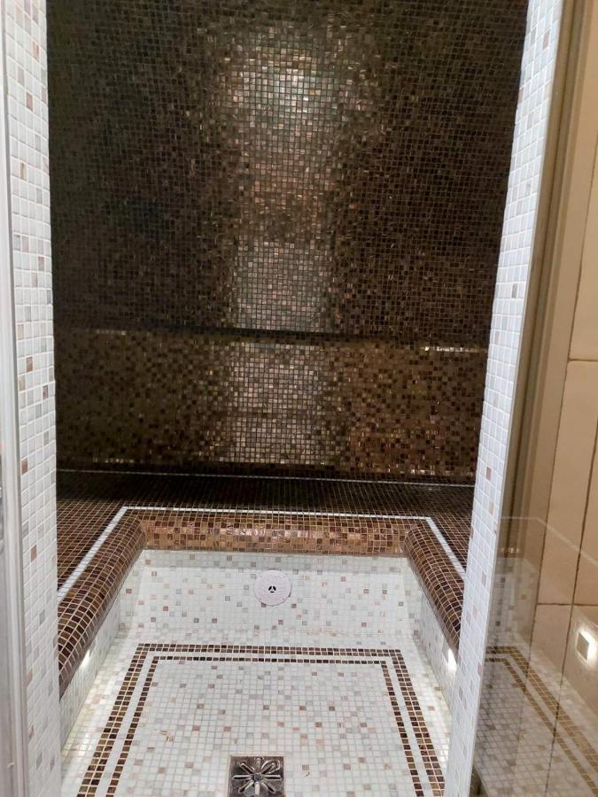 Leon Hotel Lviv Kültér fotó