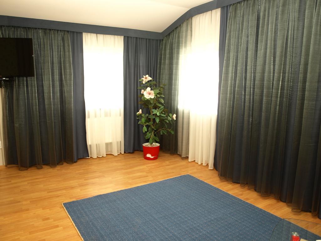 Leon Hotel Lviv Szoba fotó